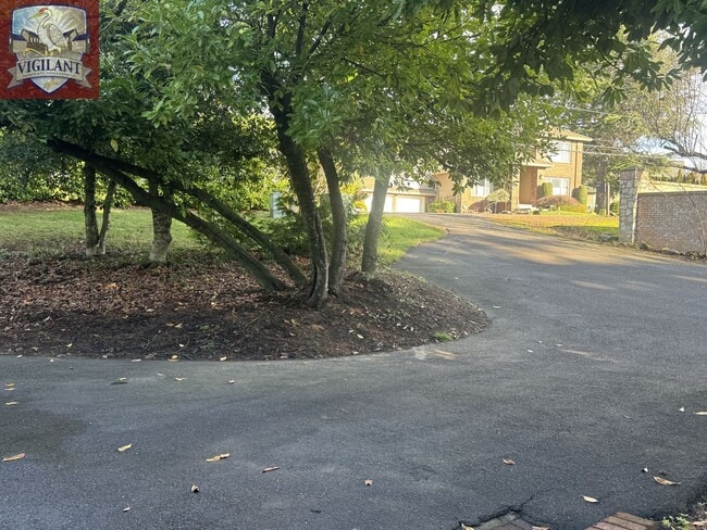 Building Photo - Amazing Furnished 4 bedroom home