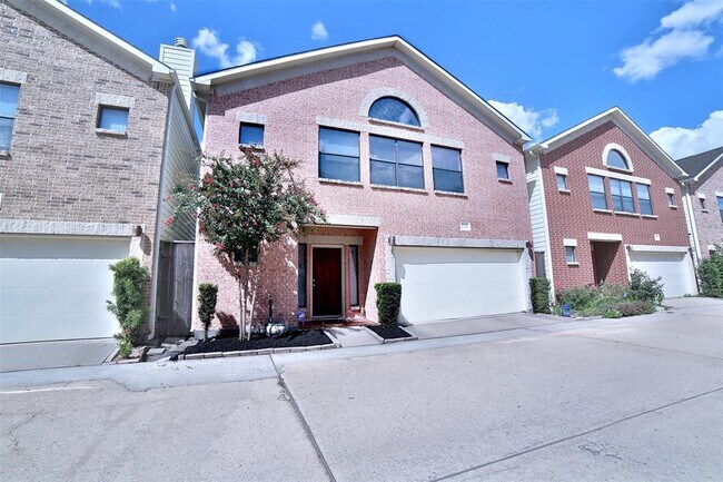 Building Photo - 3734 Main Plaza Dr