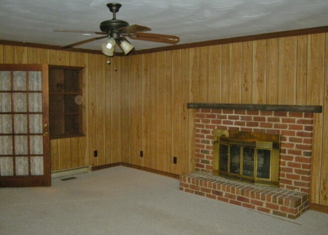 Building Photo - Brick Ranch in Hanover off Atlee Rd.