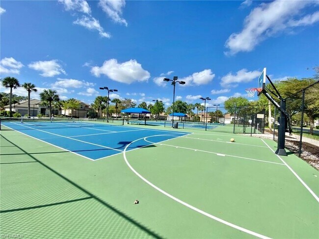 Building Photo - 15590 Vallecas Ln