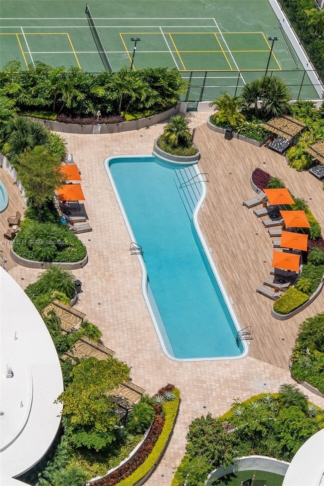 Building Photo - 700 NE 24th St