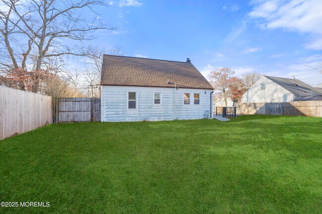 Building Photo - 22 Oak Ridge Pkwy