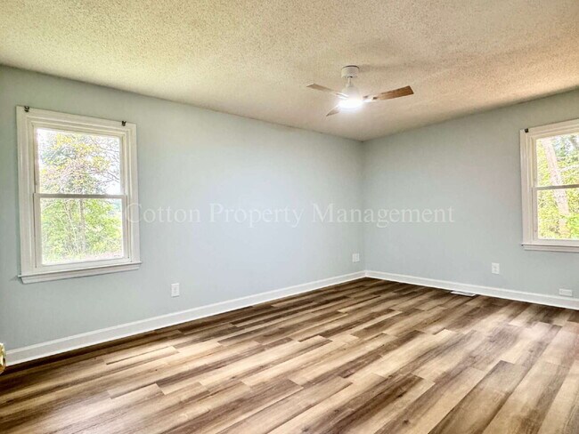 Building Photo - 307 Abbey Ln