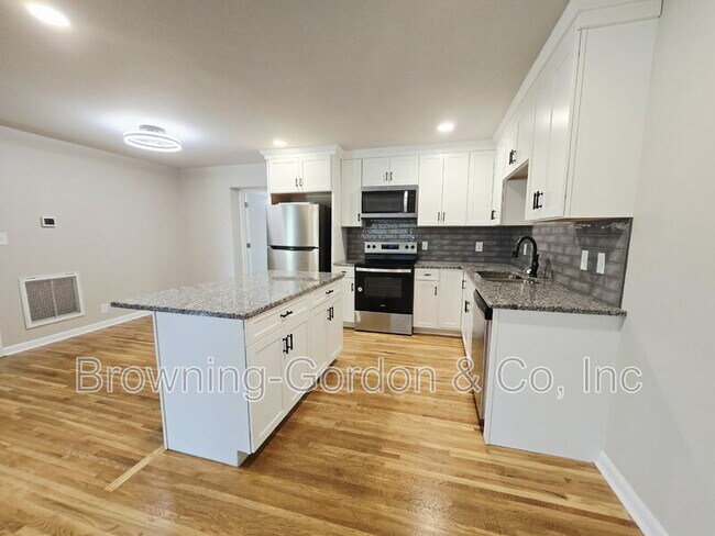 Building Photo - 200 Moncrief Ave