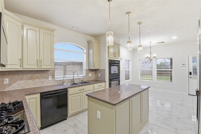 Building Photo - 6507 Hill Haven Ct