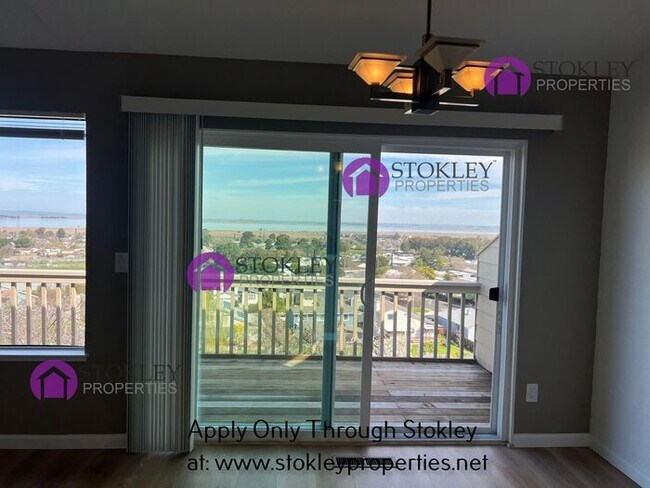 Building Photo - 523 Bustos Pl