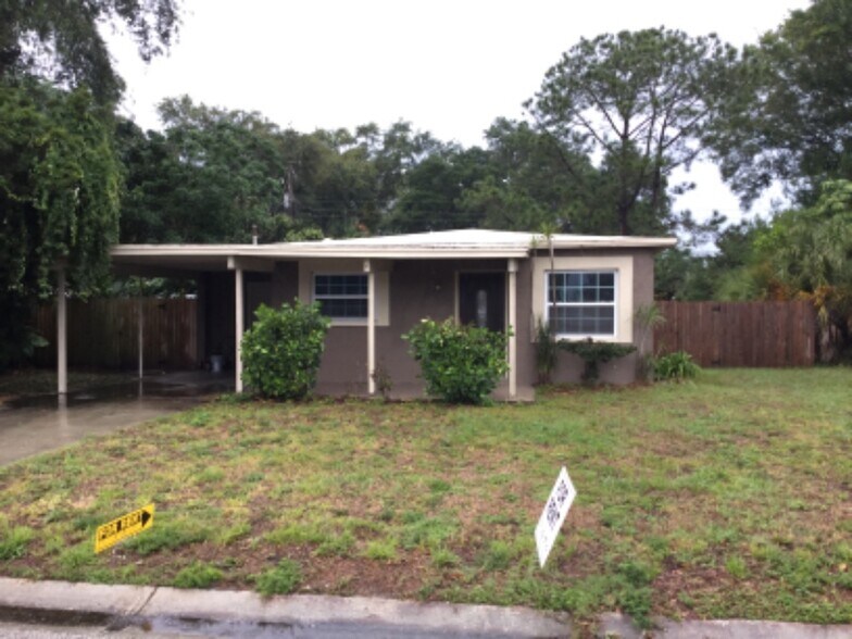 Building Photo - 10918 Starkey Rd