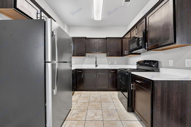 Building Photo - 912 Drexel St