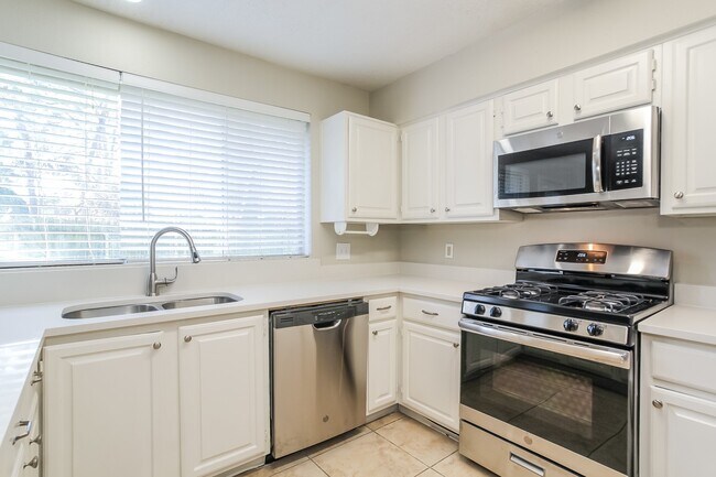 Building Photo - 12603 Mill Ridge Dr
