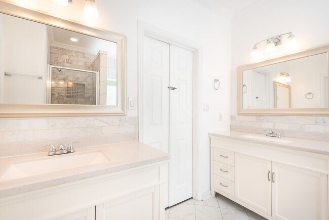 Building Photo - 1302 San Miguel Dr