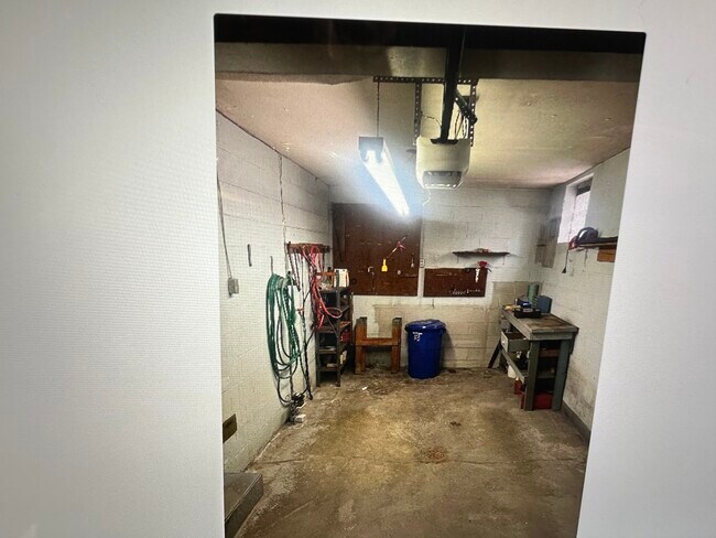 Building Photo - 1649 Westmont Ave