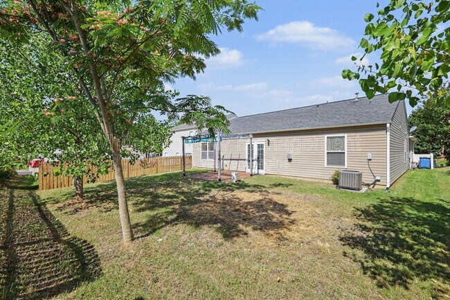 Building Photo - 1820 Meadow Crossing Dr