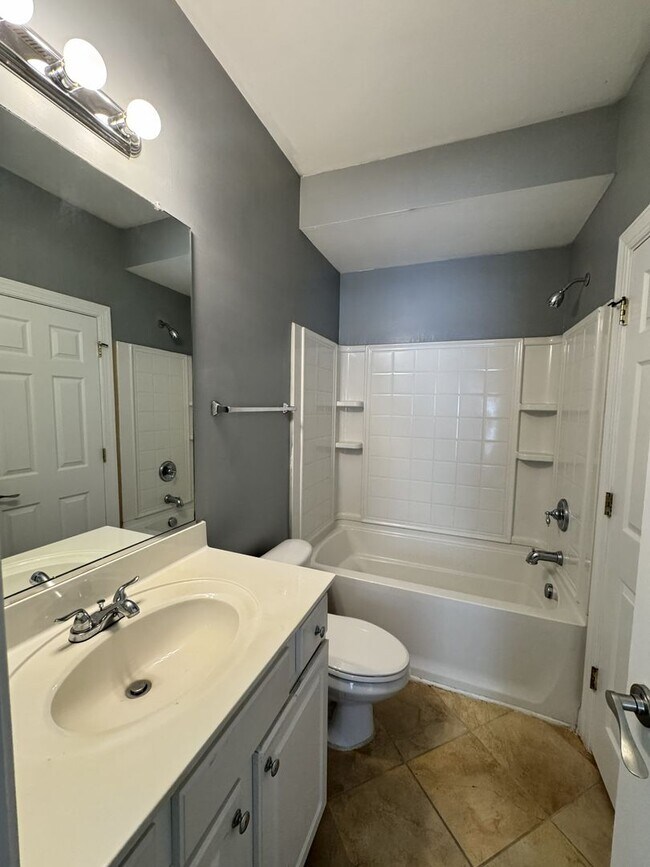 Building Photo - 515 Hannah McKenzie Dr