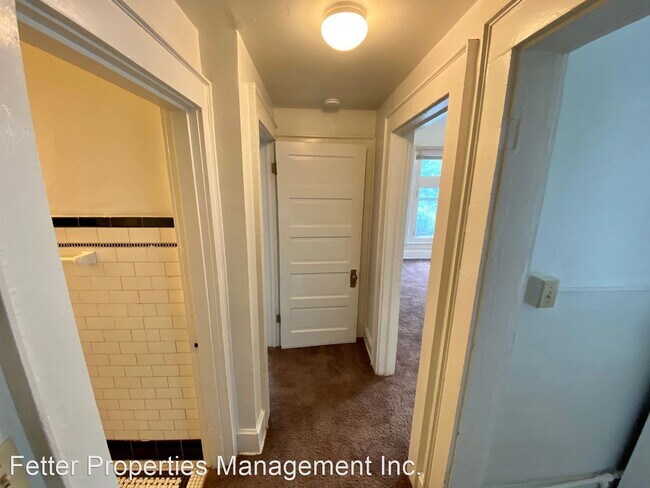 Building Photo - 410 SE 2nd St