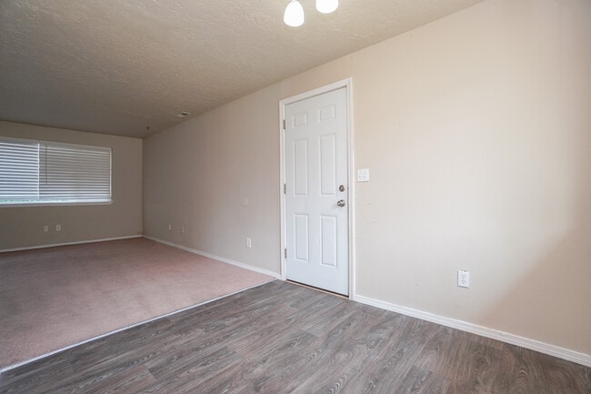 Building Photo - 2208 S Owyhee St