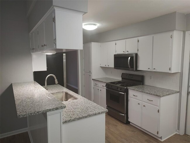 Building Photo - 3304 Woodbriar Ln