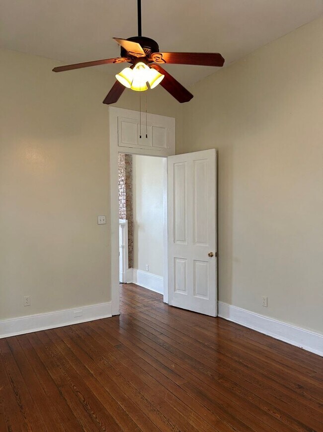 Building Photo - 3313 Baronne St