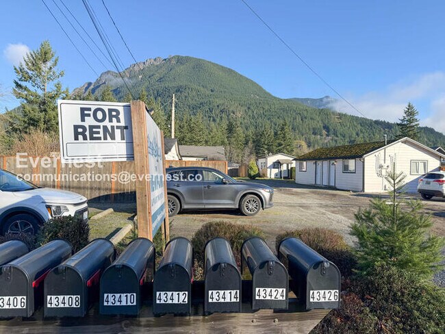 Building Photo - 43406 SE N Bend Way