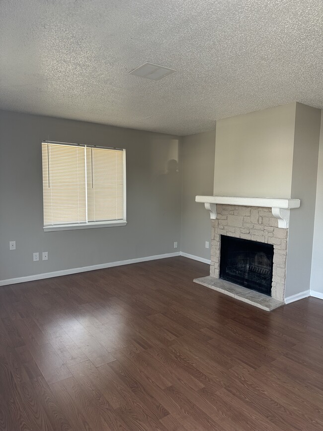 Building Photo - 11001 NW Lema Dr