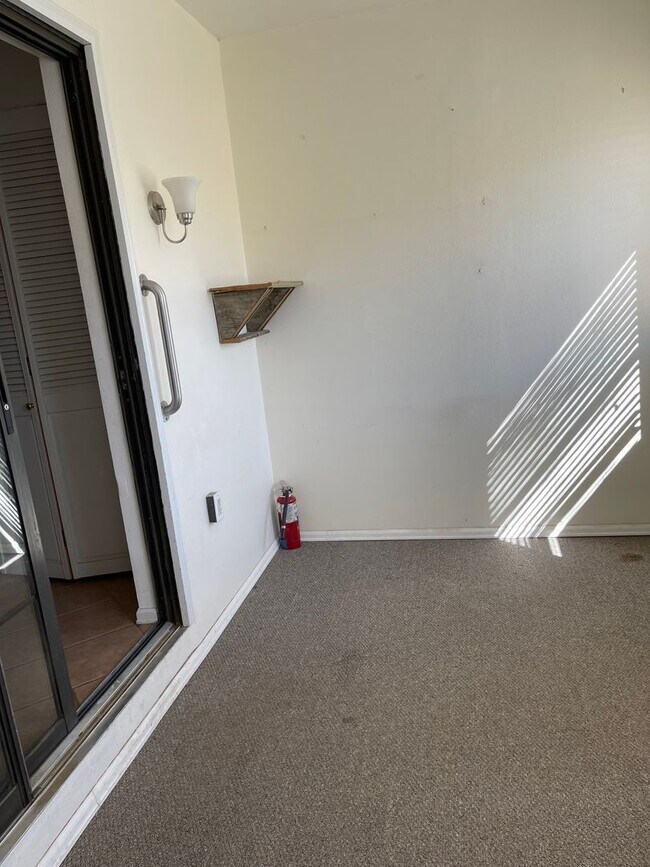 Building Photo - 1118 Macon Ave