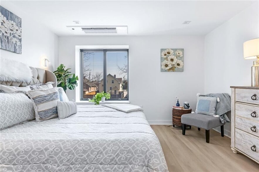 Building Photo - 50 Murray St