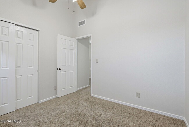 Building Photo - 1117 W Bend Ln