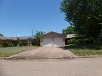 Building Photo - 2141 Glendale Dr