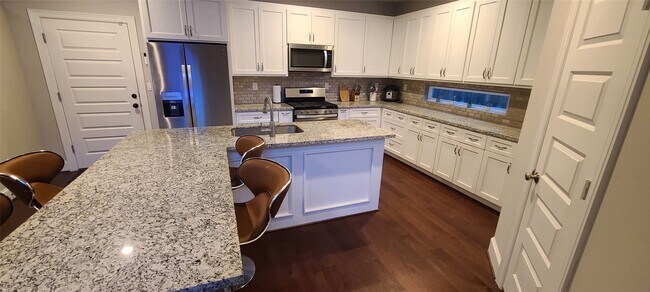 Building Photo - 3303 Kilgore St