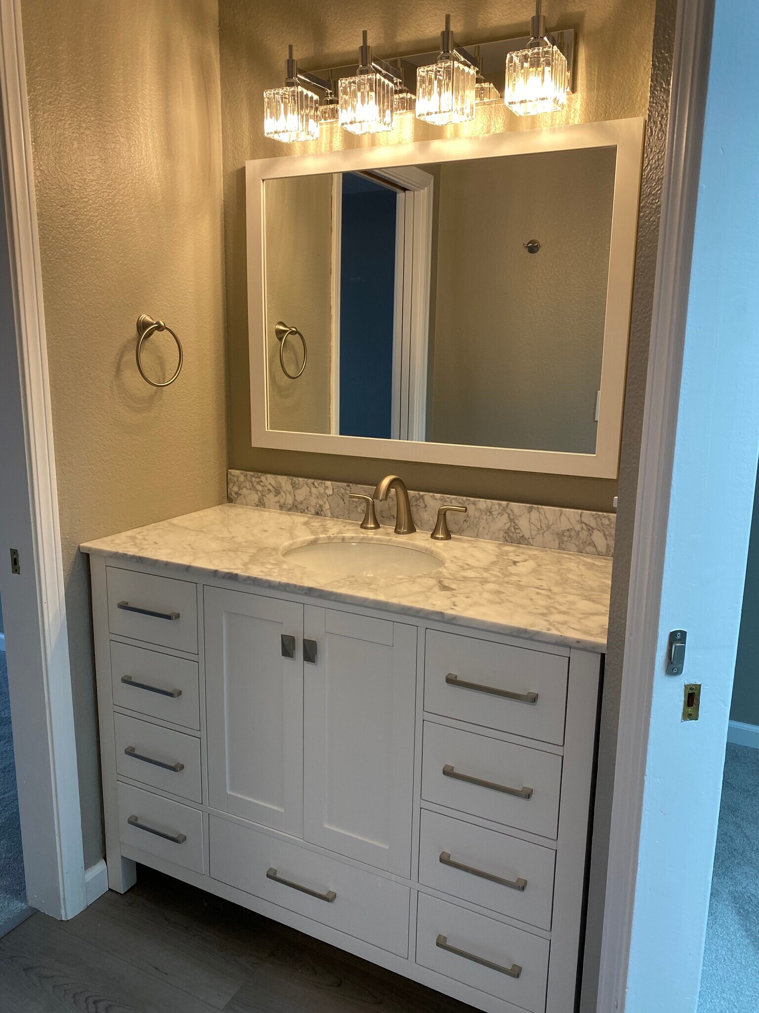 Top floor vanity, mirror and lights - 443 Willow Ave