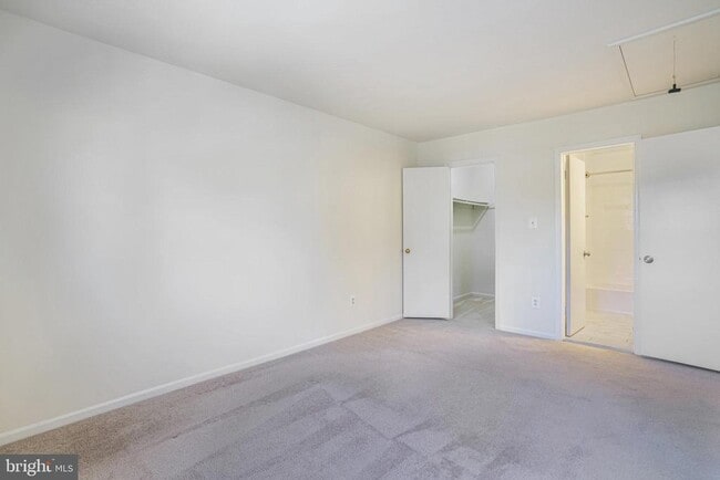 Building Photo - 7481 Jayhawk St