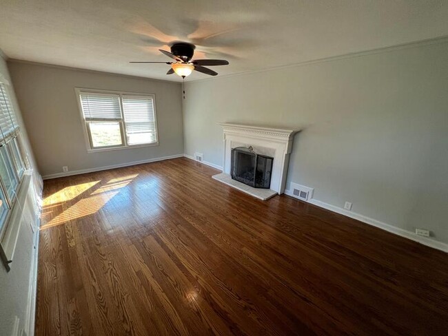 Building Photo - 3846 Blue Ridge Blvd