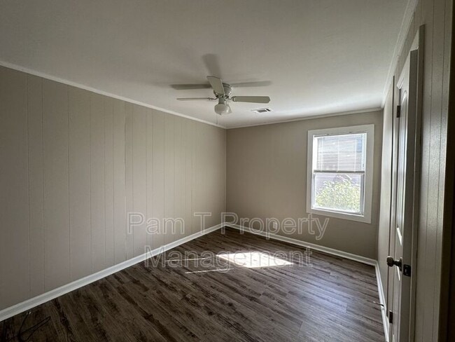 Building Photo - 1408 E 38th St