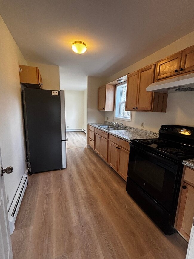 Building Photo - 49 River Rd