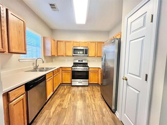 Building Photo - 4713 Autumn Rose Trail