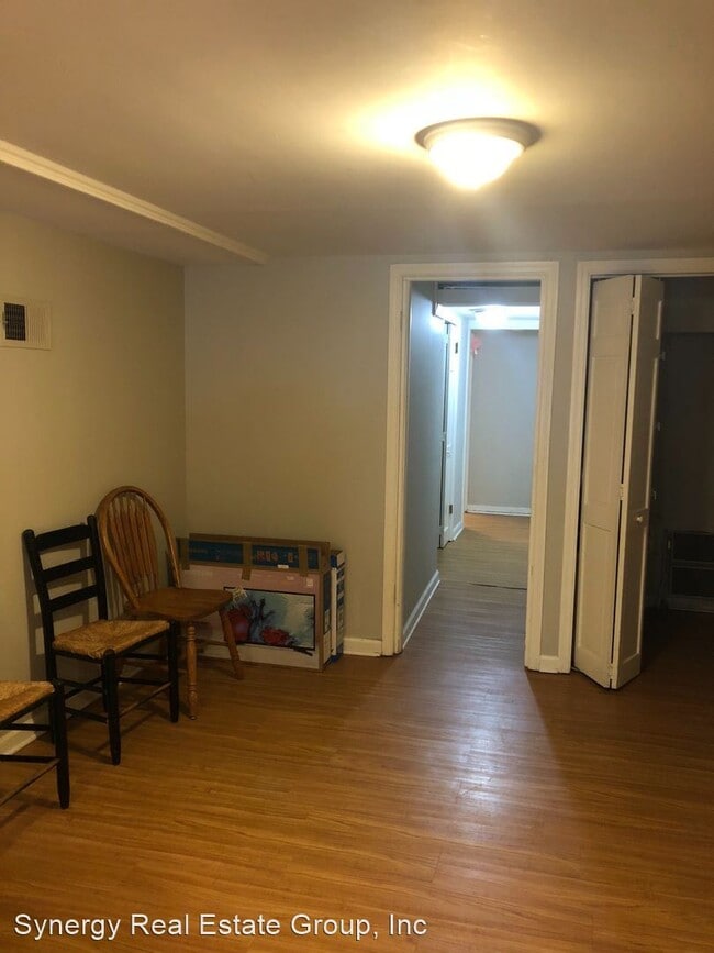 Building Photo - 3 br, 2 bath Apartment - 2819 White Oak