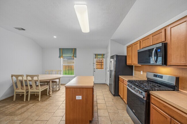 Building Photo - 22327 Albee Dr