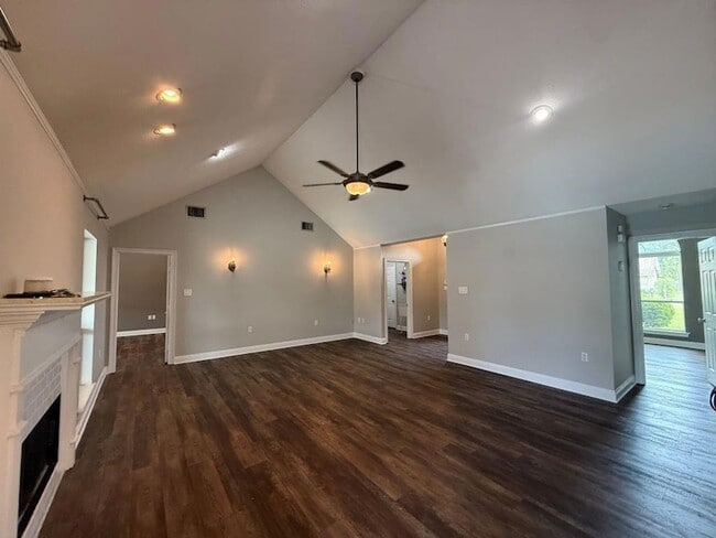 Building Photo - 107 Highland Ave