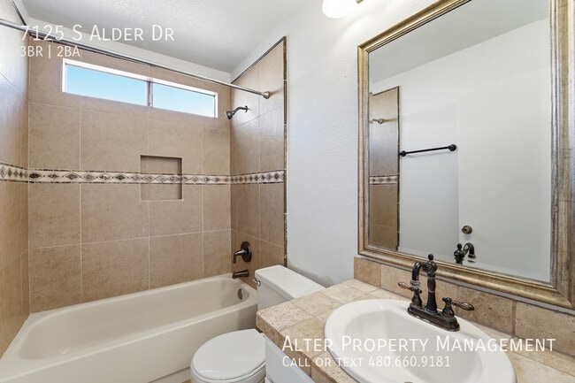 Building Photo - 7125 S Alder Dr