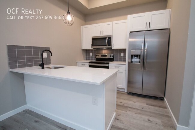 Building Photo - Two Bed Brewerytown Apartment