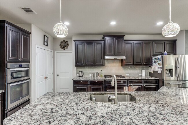 Building Photo - 8609 McCutchins Dr