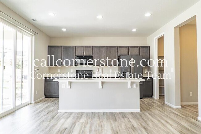 Building Photo - 5186 Makalu Dr