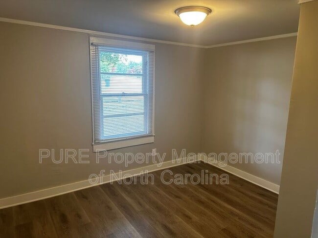 Building Photo - 928 Dixie St