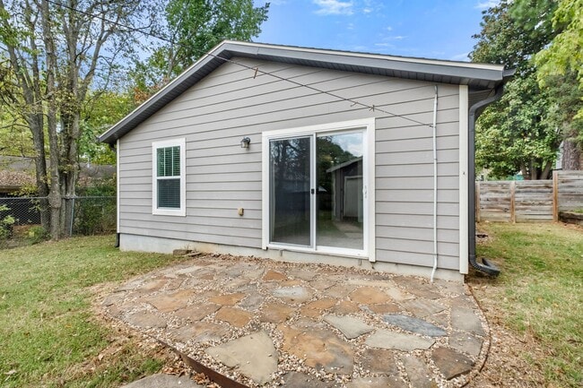 Building Photo - Bright & Cozy 3-Bedroom, 2-Bathroom Home with Fenced Yard!