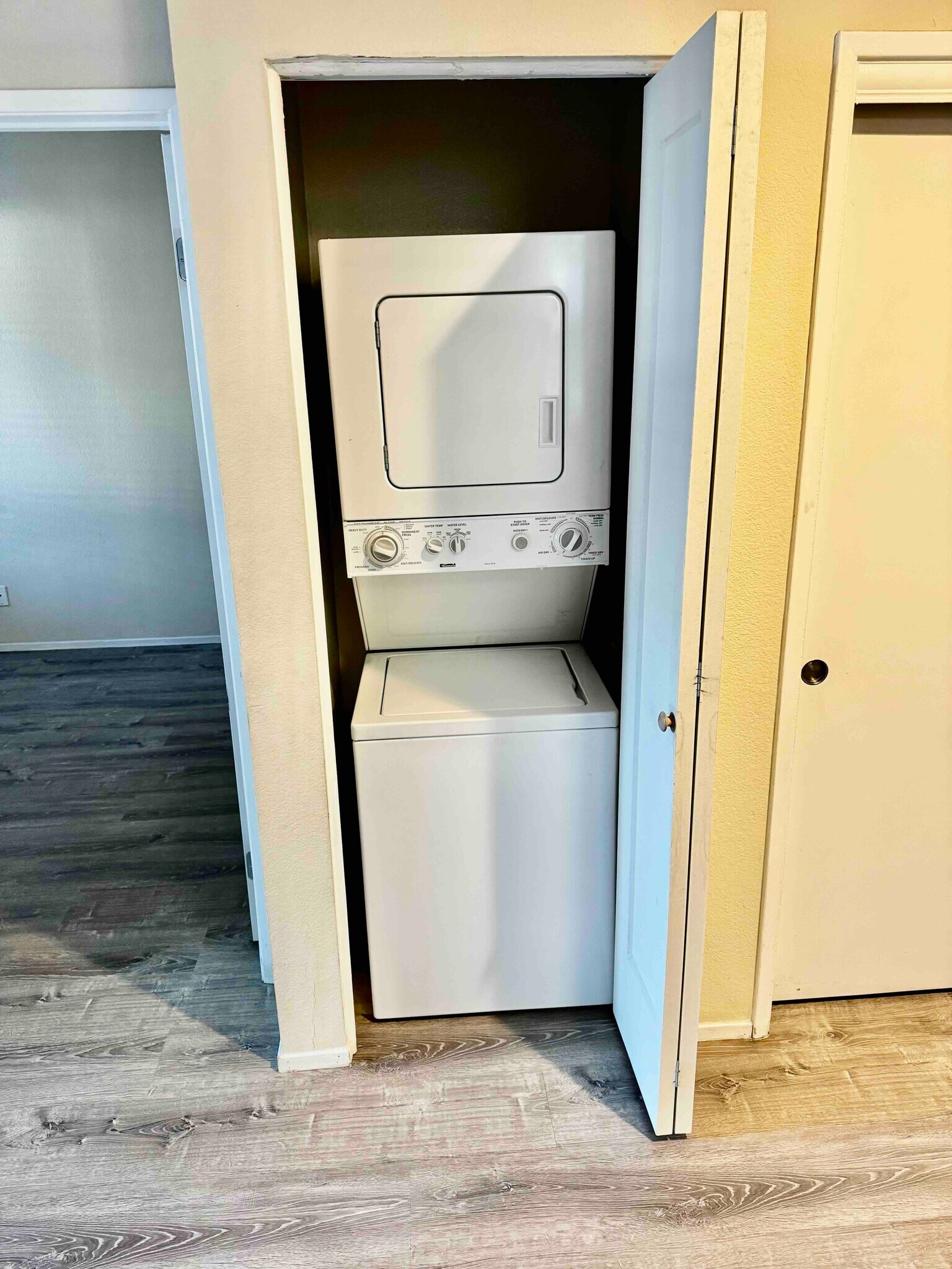 Building Photo - 21 Bayside Ct