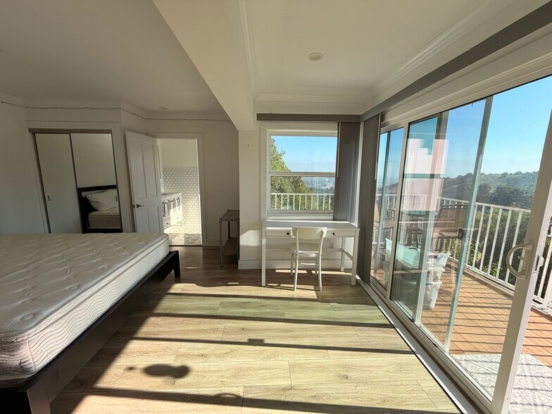 Building Photo - 3910 Cody Rd