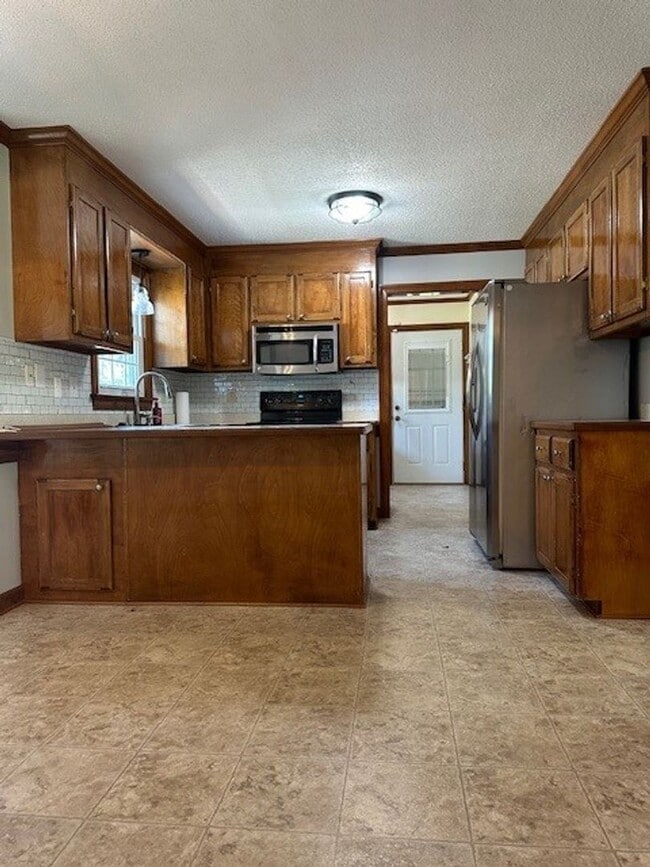 Building Photo - Spacious Home with Bonus Room, Pool & Solar Panels in Goldsboro!