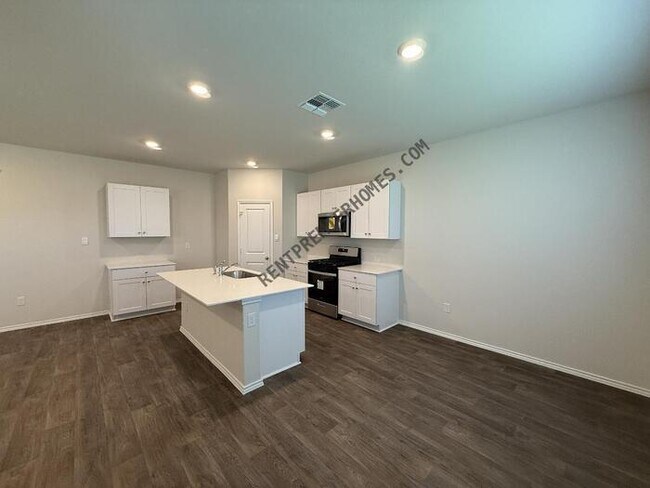 Building Photo - 15531 Peppercorn Isle