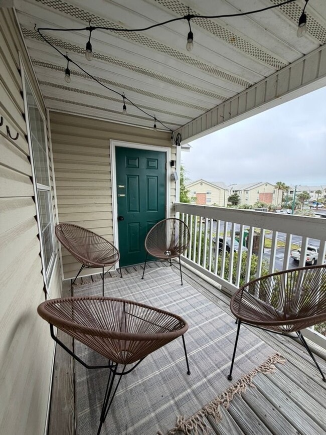 Building Photo - Furnished 3 Bedroom, 2 Bath Condo In Indian Lake!