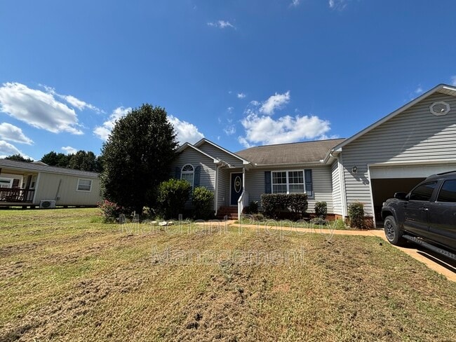 Primary Photo - 125 Red Globe Ln