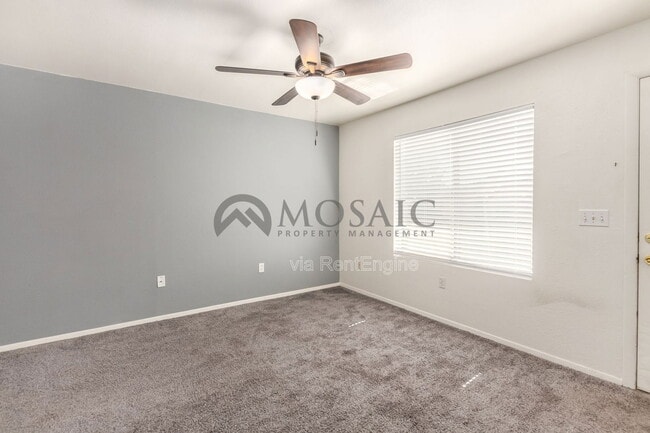 Building Photo - 461 W Holmes Ave